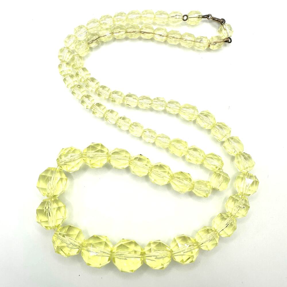 Vintage pale yellow faceted lucite beads beaded graduated 28" necklace